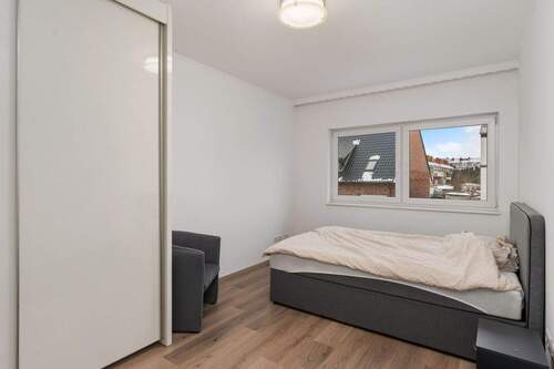 Obergeschosswohnung: Zimmer (1) 14,25m² - 