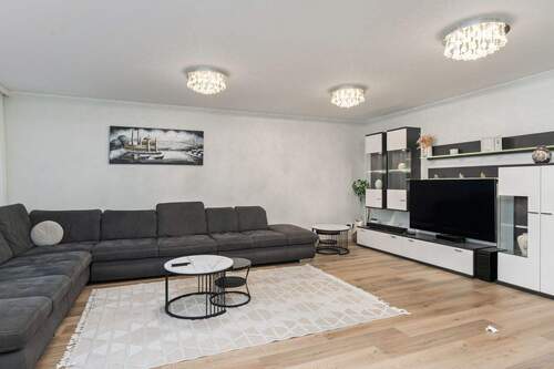 . - 8 Zimmer Mehrfamilienhaus, Wohnhaus in Bremen