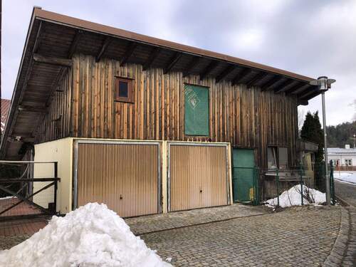 Garage und Scheune - 