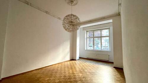 Wohnzimmer - Etagenwohnung mit 96,50 m&sup2; in Berlin zum Kaufen