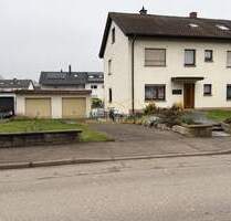 Großzügige DHH mit großem Grundstück - viel Platz, viel Potenzial in attraktiver Lage von Breisach - Breisach am Rhein