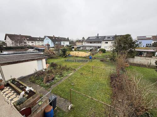 Großer Garten hinterm Haus - 