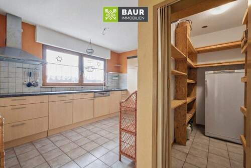 OG Küche mit Speisekammer - 