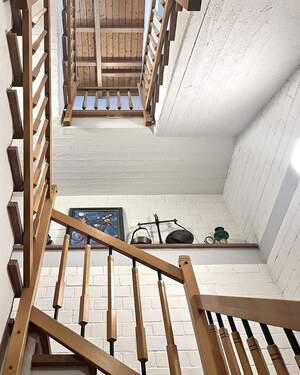 Treppenhaus Zugang zu den 3 Wohneinheiten - 