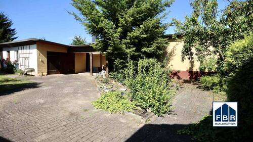 vorderer Grundstücksbereich - 