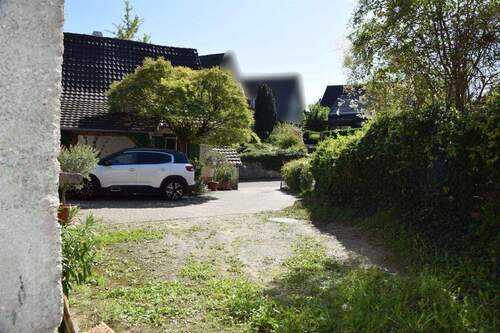 Zufahrt zum Gebäude - 