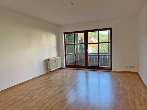 Wohnzimmer - 3 Zimmer Etagenwohnung in Machern