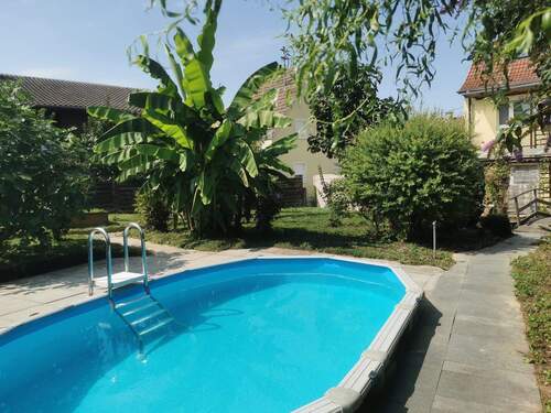 Pool im Sommer - 