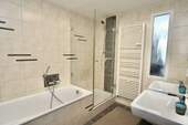 Badezimmer 1. OG - 
