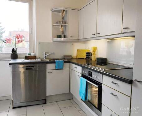 . - 3 Zimmer Etagenwohnung in Stuttgart