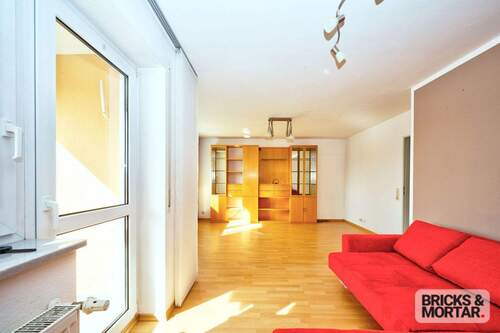 Wohnzimmer - 2 Zimmer Etagenwohnung zum Kaufen in Leipheim