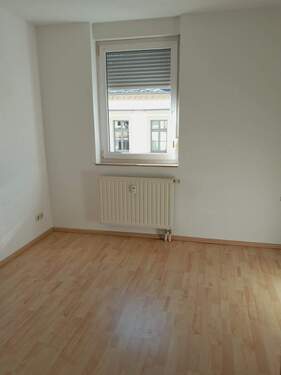 IMG-20260430-WA0000.jpg - 1 Zimmer Etagenwohnung in Plauen