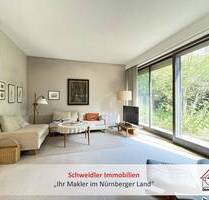 Gemeinsam wohnen: Elegantes Einfamilienhaus mit Einliegerwhg. und Doppelgarage in Schwaig-Behringersdorf