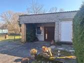 Garage mit Nebengebäude - 