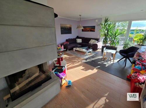 Wohnzimmer - Familientraum! Freistehendes Einfamilienhaus mit unverbautem Blick in die Feldmark