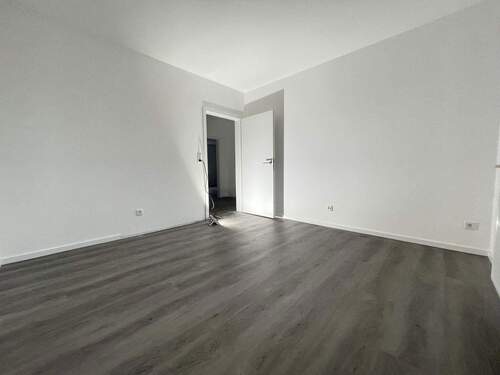 Gästezimmer / Büro - Etagenwohnung mit 98,00 m² in Achim zur Miete