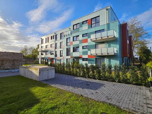 Vorderseite.jpg - 4 Zimmer Neubauwohnung ,Aufzug & Balkon 120 qm, 2.OG,mitte, bedingt barrierefrei