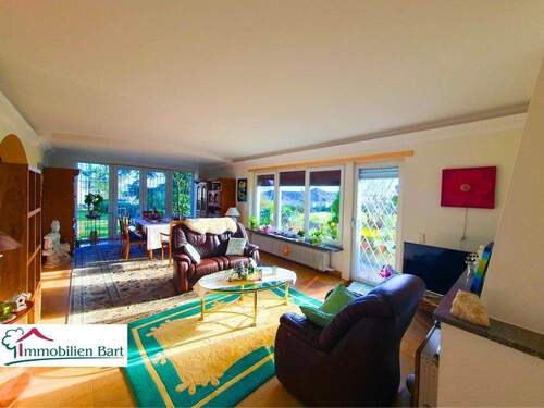 Wohnzimmer EG - 6 Zimmer Einfamilienhaus zum Kaufen in Weiskirchen