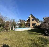 Einfamilienhaus mit Vollkeller, Pool und attraktivem Außenbereich - Breitenburg