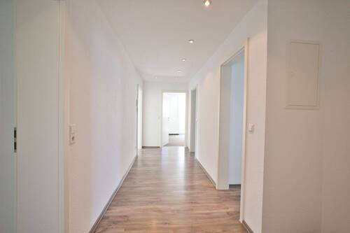 Flur - 4 Zimmer Etagenwohnung zum Kaufen in Tettnang