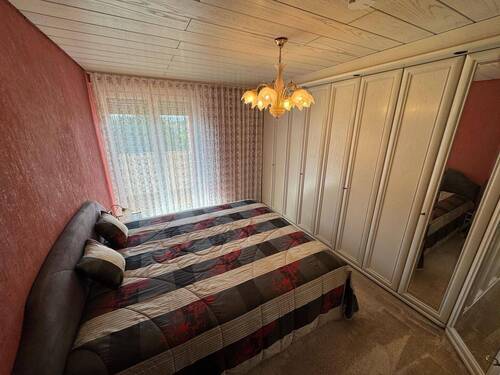 Blick ins Schlafzimmer - 