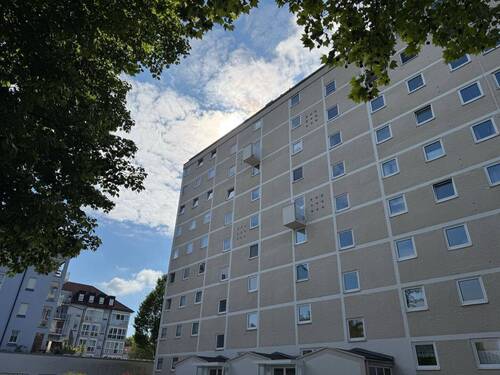 Ansicht Eingangsseite - 2 Zimmer Etagenwohnung zum Kaufen in Fürth
