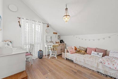 Schlafzimmer / Kinderzimmer - 