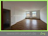 Wohnzimmer - 2.OG, Balkon, BW u. DU, Vinylboden - 3 Zimmerwohnung zur Miete am Goetheplatz Plauen