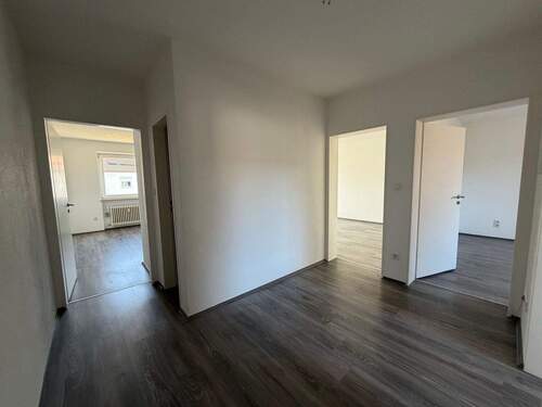 Flur - 3 Zimmer Etagenwohnung zur Miete in Kirchseeon