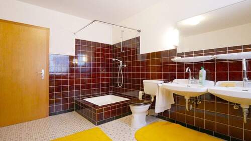 V1610 Badezimmer Bild 1 - OG - 