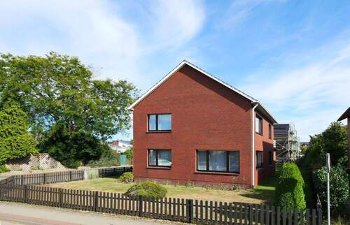 V1610 Ansicht Straße Bild 1 - Einfamilienhaus mit Garage zwischen Innenstadt und Hagen