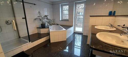 Badebereich EG - Familienfreundliches Architektenhaus mit Einliegerwohnung