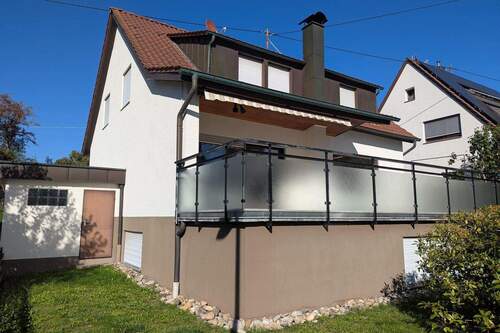 Ansicht - Einfamilienhaus frei stehend mit großer Terrasse und geräumigem Hobbybereich