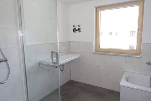 WE 5 Bad, Dusche, BW - 