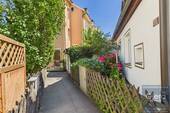 Außenansicht Zugang Garage - 