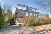 Eingang und Zufahrt zur Tiefgarage - 