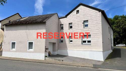 Außenansicht - Umfassend sanierte Doppelhaushälfte - Einziehen und wohlfühlen!