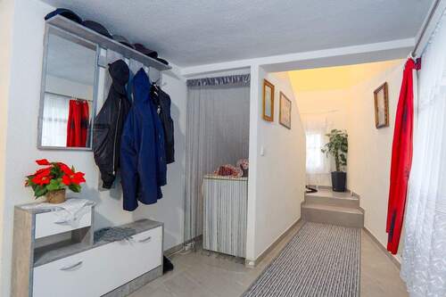 Eingangsbereich - Doppelhaushälfte mit 120,00 m² in Oberweis zum Kaufen