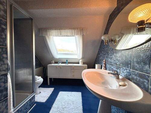 Badezimmer Dachgeschoss - 