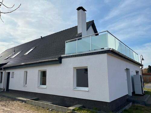 Fassade Rückseite - Dachterrasse statt Garten! Entspanntes Wohnen in 19079 Banzkow