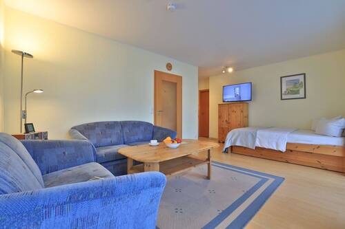 Wohn-/ Ess-, Schlafzimmer - 