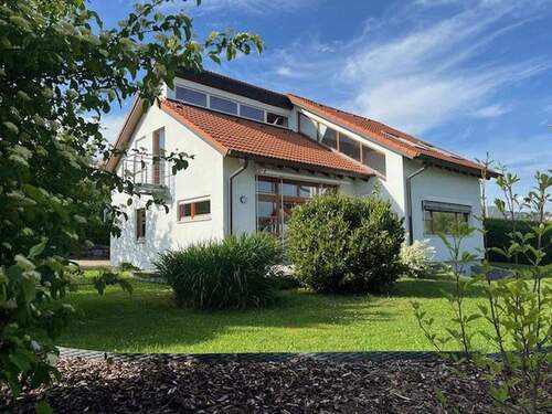 Außenansicht - 8 Zimmer Einfamilienhaus zur Miete in Frittlingen