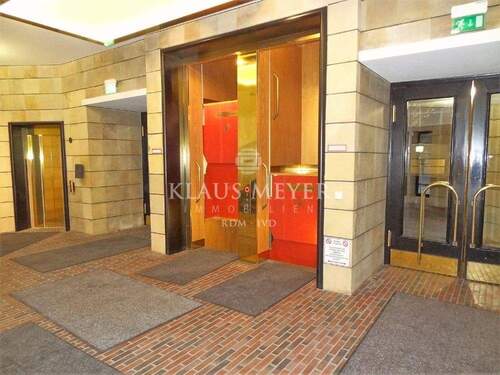 Paternoster im anderen Eingang - 