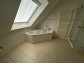 Vollbad mit Wanne und Dusche - 