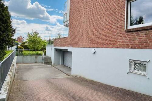 Zufahrt zur Garage - 