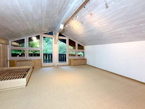 Geräumiges Schlafzimmer DG - 