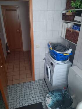 Badezimmer mit Waschmaschinenanschluss - Etagenwohnung mit 50,00 m² in Bad Staffelstein zum Kaufen