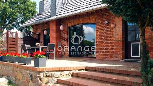 Hofseite : große Terrasse 