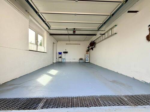 Garage.jpeg - 