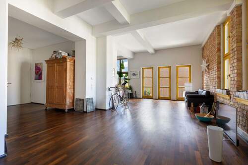Wohnzimmer - 3 Zimmer Etagenwohnung zum Kaufen in Berlin